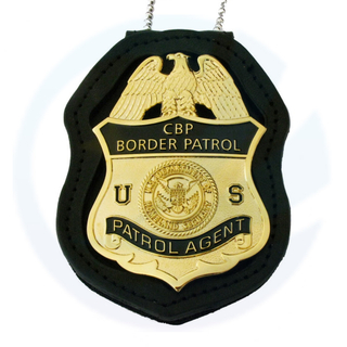 شارة معدنية من سبيكة الزنك ذات الجودة المخصصة مع سلسلة الحرف اليدوية من الجلد ، حزام أمن الذهب الجندي الجندي العام